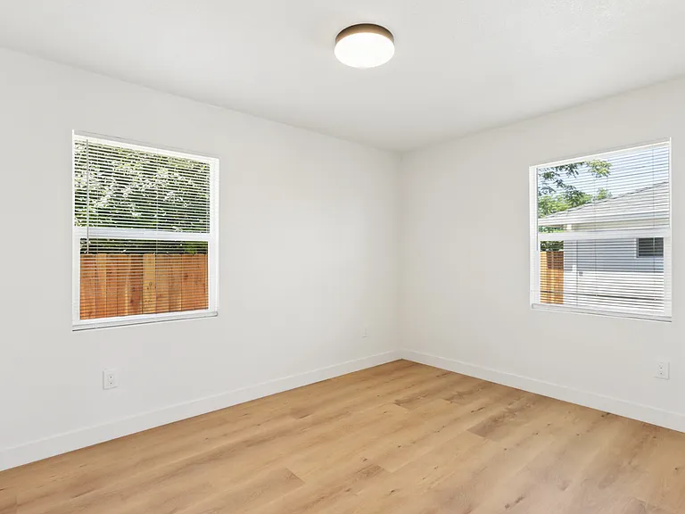 3821 15th Ave — Photo 24