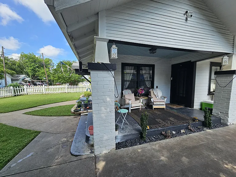 113 Claude Ave — Photo 4