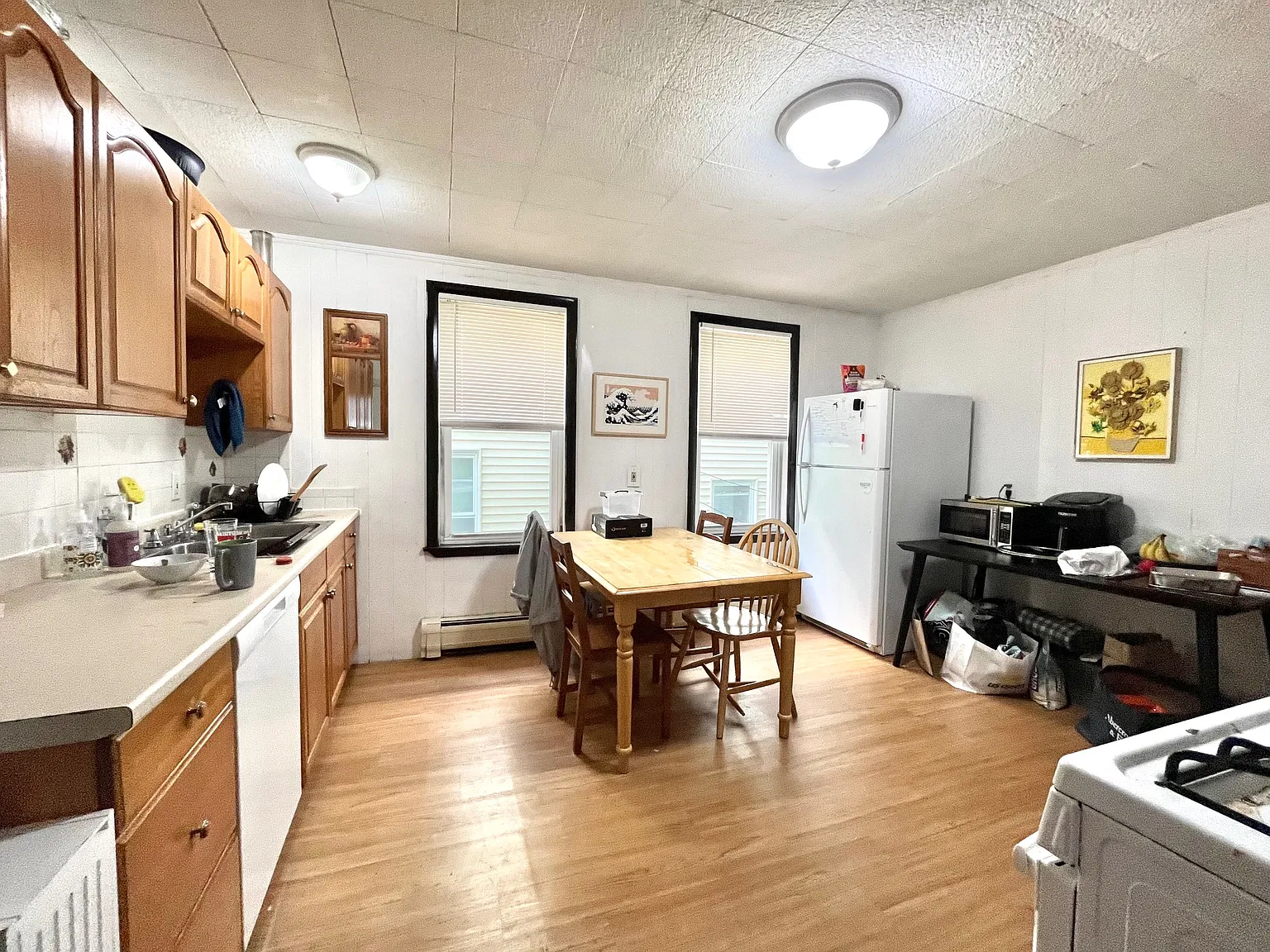 4 bed, 9999 sqft, $5,000 — Photo 4
