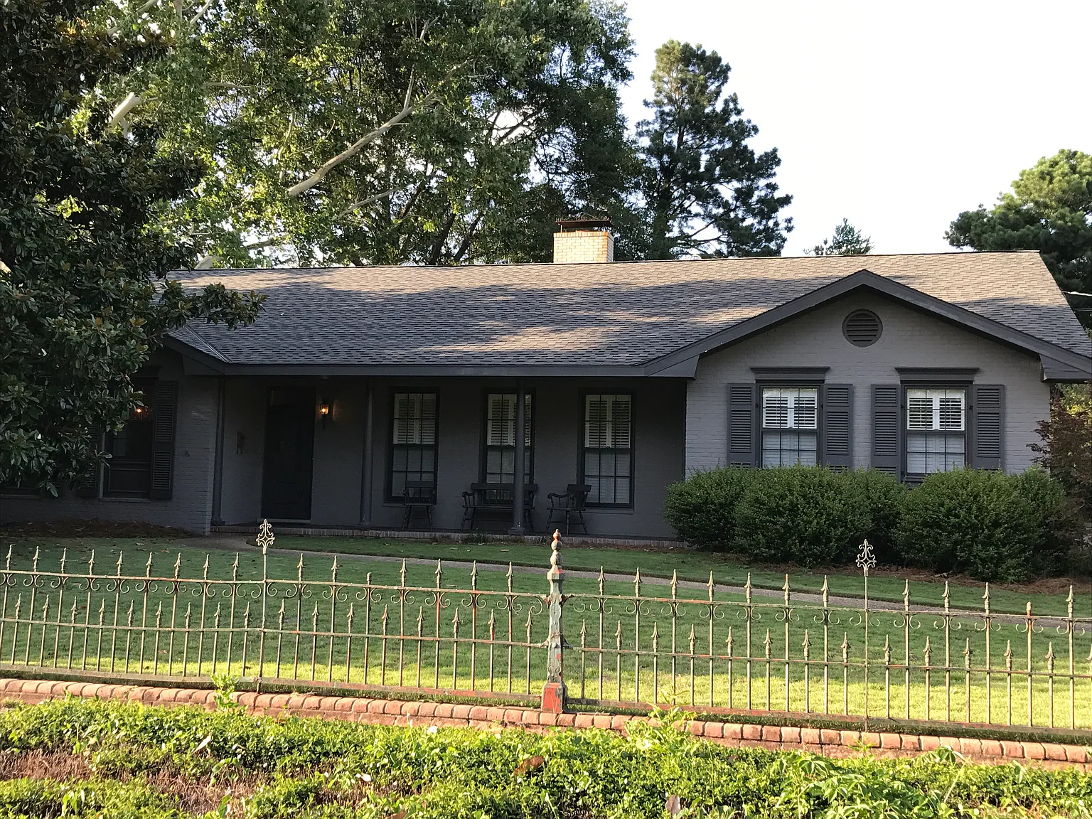838 Peachtree Dr photo 1