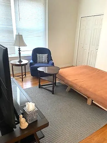 1 bed, 1100 sqft, $1,350 — Photo 4