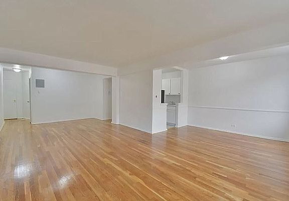 3rd image of 2420 Morris Ave APT 5J