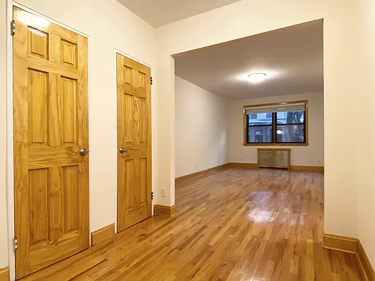 Rented by Compass | media 22