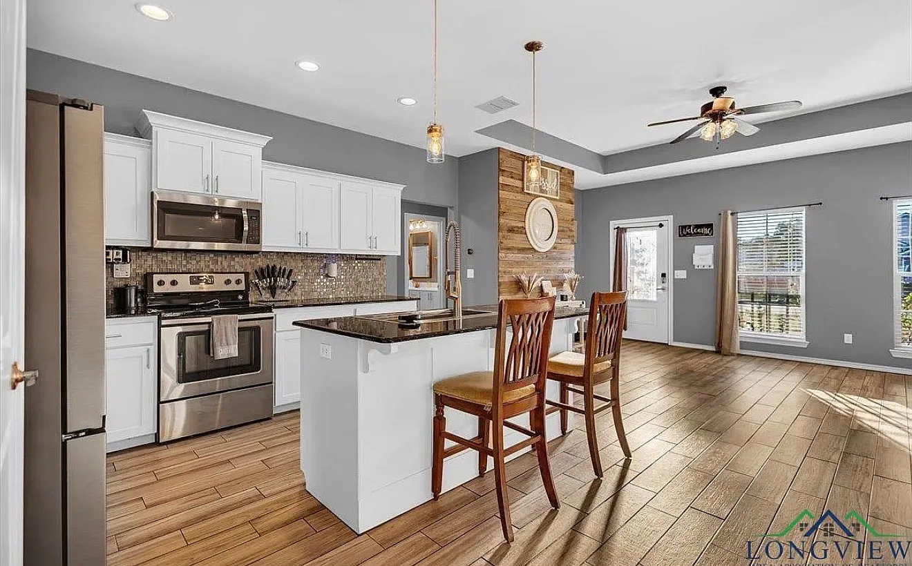 4 bed, 1540 sqft, $2,550 — Photo 4