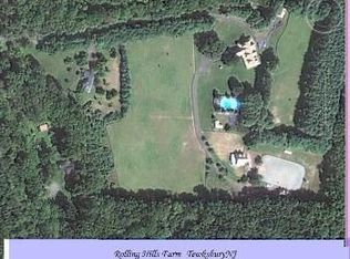 17 Guinea Hollow Rd, Lebanon, NJ 08833