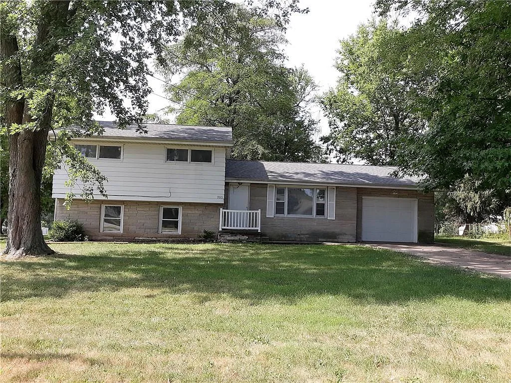 703 Sarah Dr photo 1