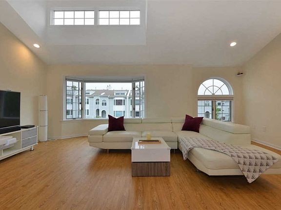 5th image of 24109 Oak Park Dr #B