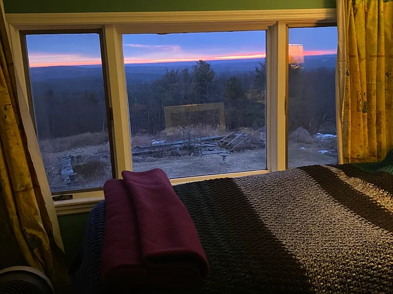 58 Mountain Rd — Photo 2