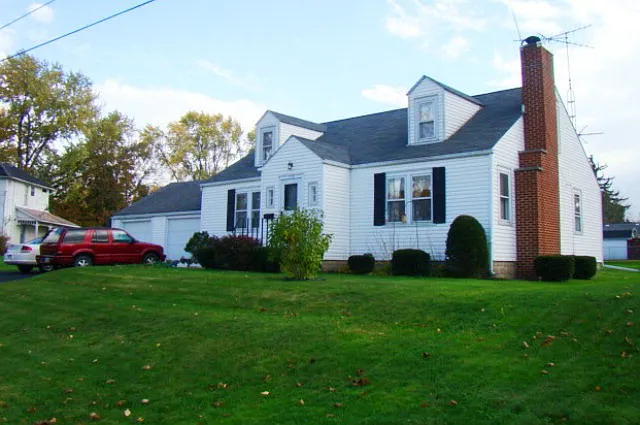 112 Riley St photo 1