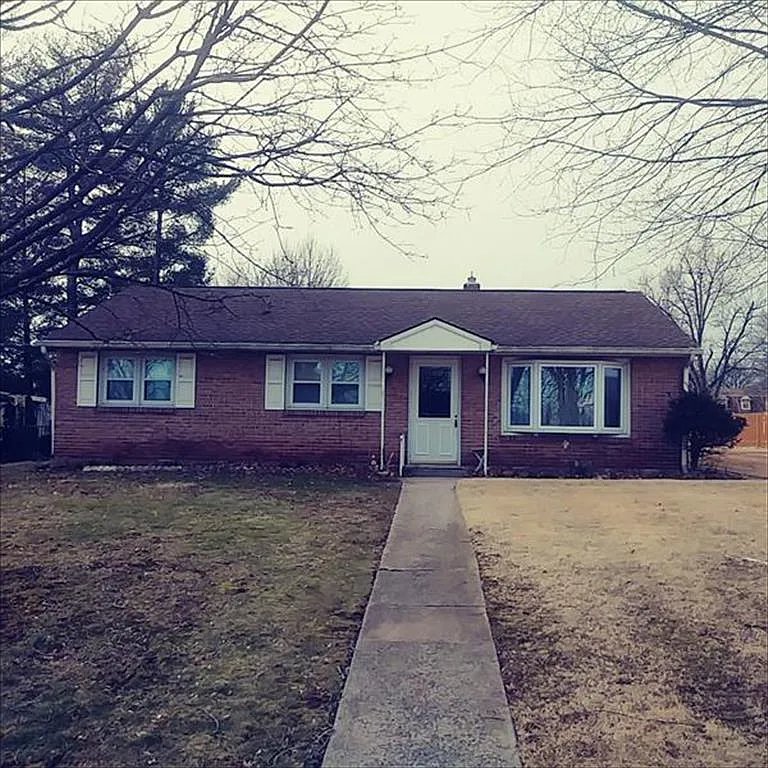 112 Virginia Ave photo 1