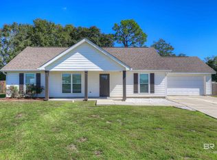 228 Lakefront Cir, Summerdale, AL 36580