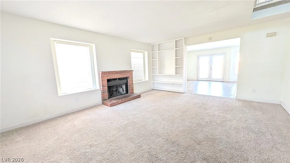 3 bed, 2.5 bath, 1873 sqft, $2,200 — Photo 2