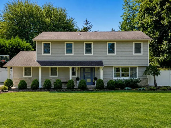 64 Cornflower Lane, East Northport, NY 11731