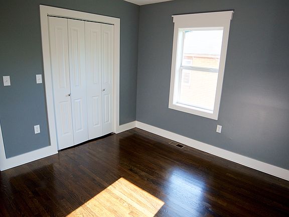 3rd image of 1525 Greeley Ave