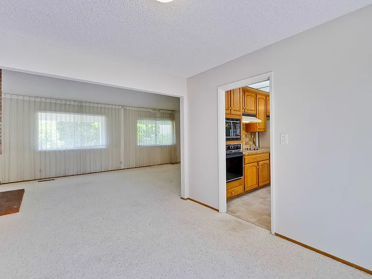 21940 Rucker Dr — Photo 53