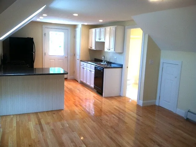 17 1/2 Hough St — Photo 3