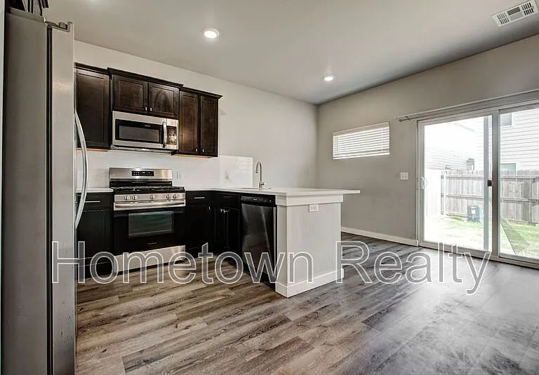 8921 NW 109th Ter — Photo 10