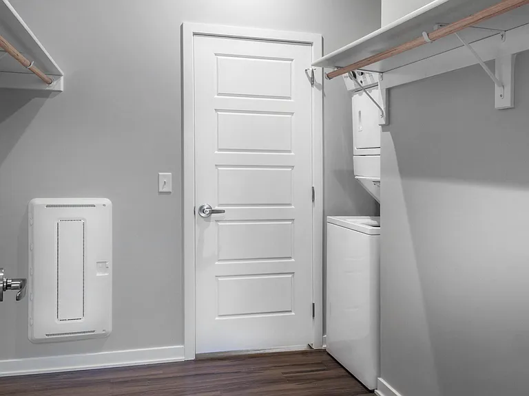 Spacious Closet 1 Bedroom Apartment