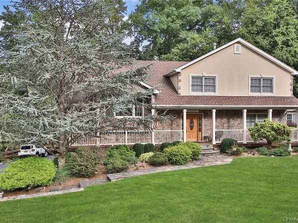 1 Alexa Court, Pearl River, NY 10965