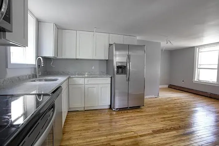 158 S Pleasant St #2 — Photo 3