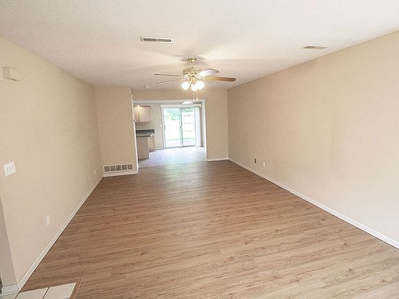 4th image of 5003-5005 W Millbrook Dr #5003