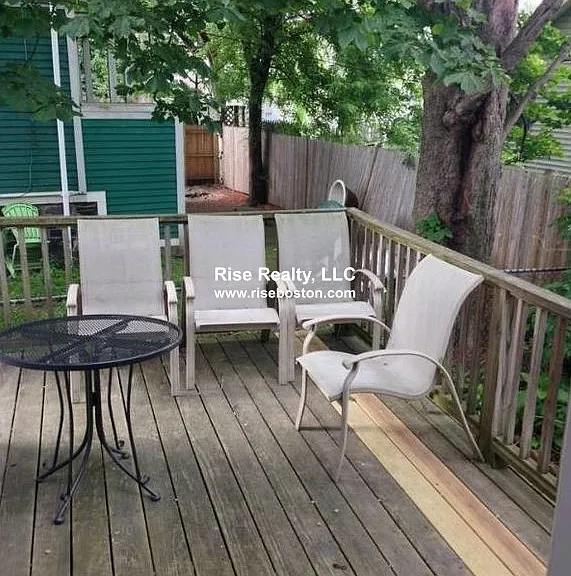 17 Holman St #1A — Photo 6