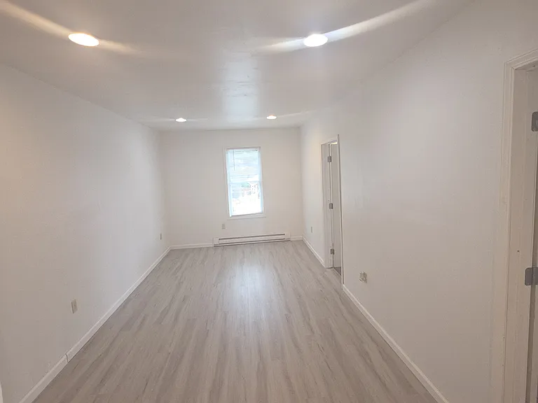 600 Henderson Ave #2 — Photo 2