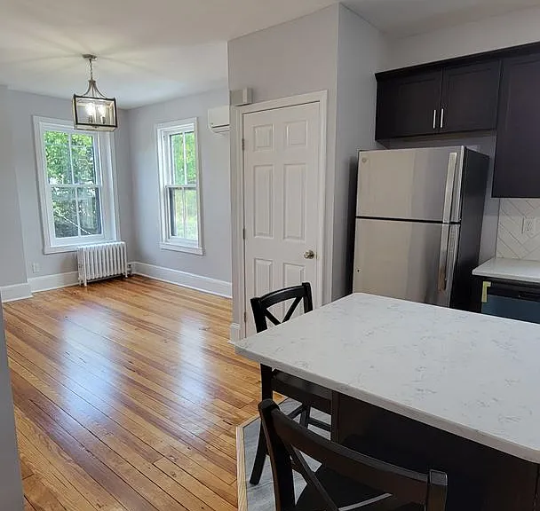 17 E 3rd St #3 — Photo 8