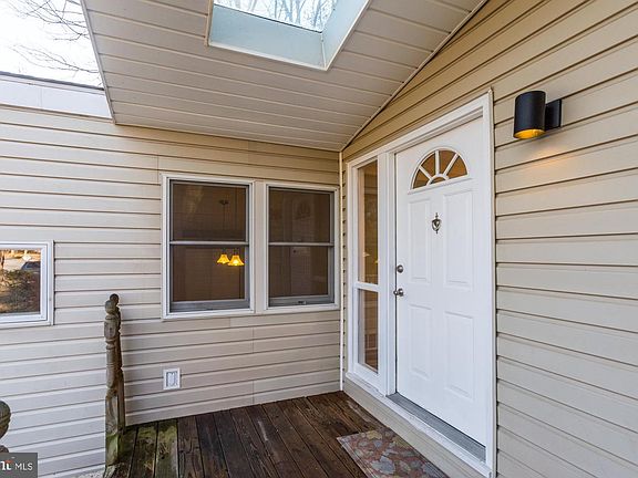 5th image of 11613 Cherry Grove Dr