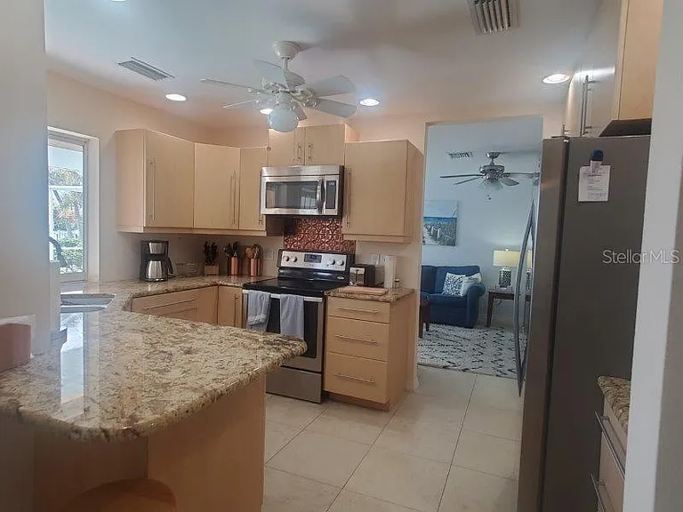 423 Matares Dr — Photo 11