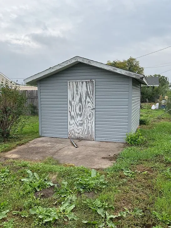 3 bed, 936 sqft, $1,200 — Photo 3