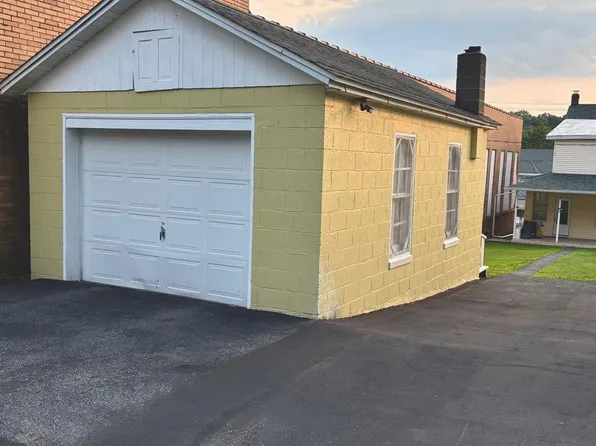 39 Spring St, Weatherly, PA 18255