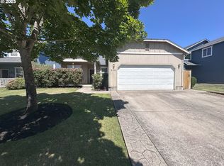 5782 Montclaire Way, Springfield, OR 97478