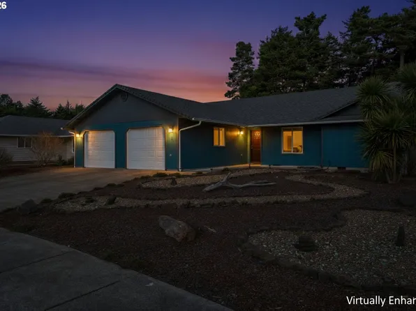 2 Park Village Dr, Florence, OR 97439