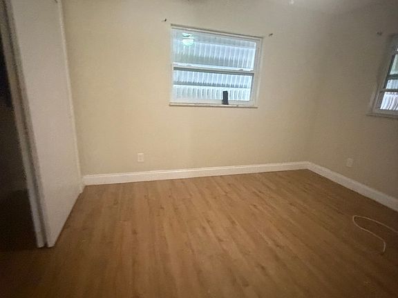 5th image of 201 Fireside Ct