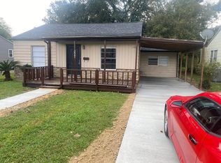 3841 Stuart Ave, Groves, TX 77619