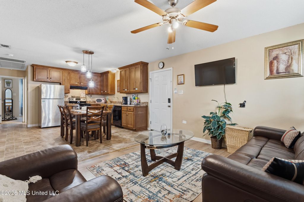 116 Beaver Dam Rd, Mc Henry, MS - More