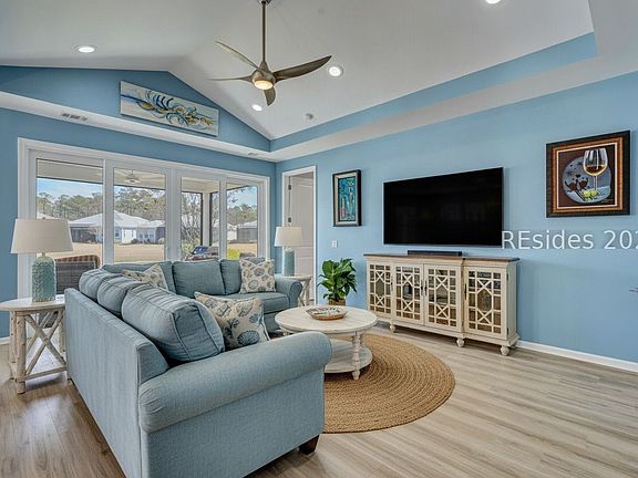 4th image of 267 Cool Breeze Dr