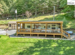 2314 N Fork New River Rd, Lansing, NC 28643