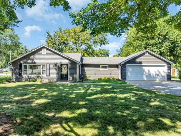71 W Pine Ave, Cortland, IL 60112