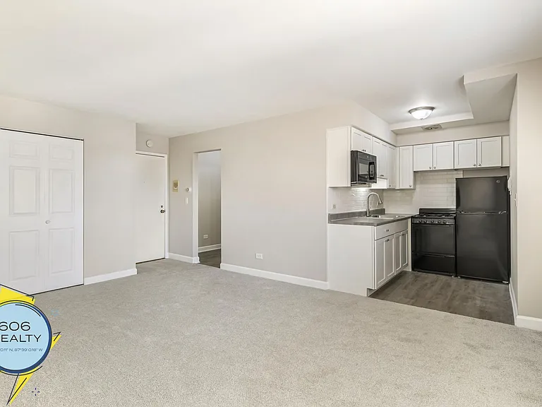 Royal Arms Apartments! Special Offer! — Photo 5