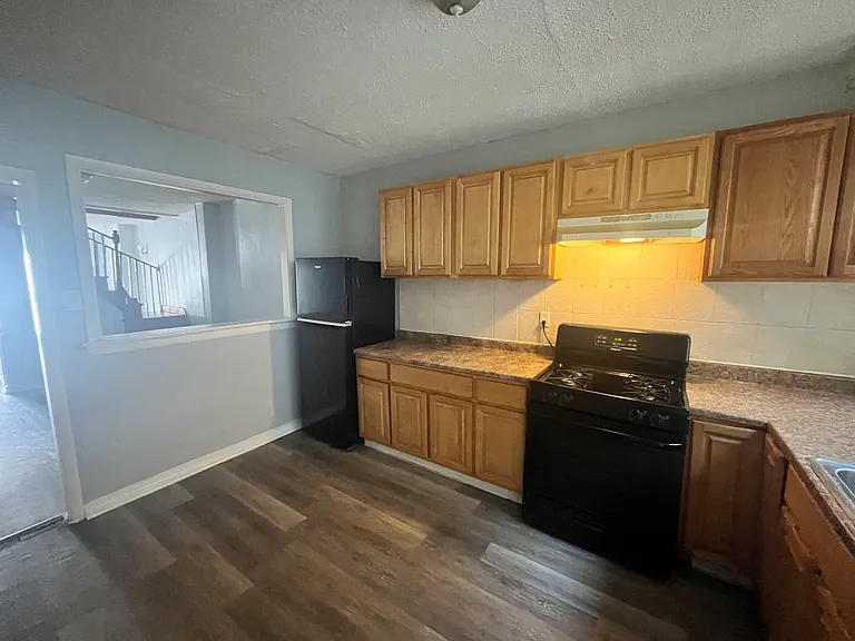 1661 Fillmore St — Photo 3