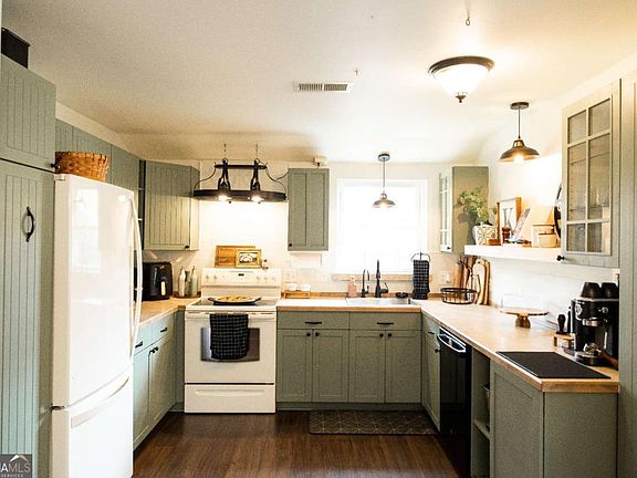 3rd image of 5720 Highway 21 N