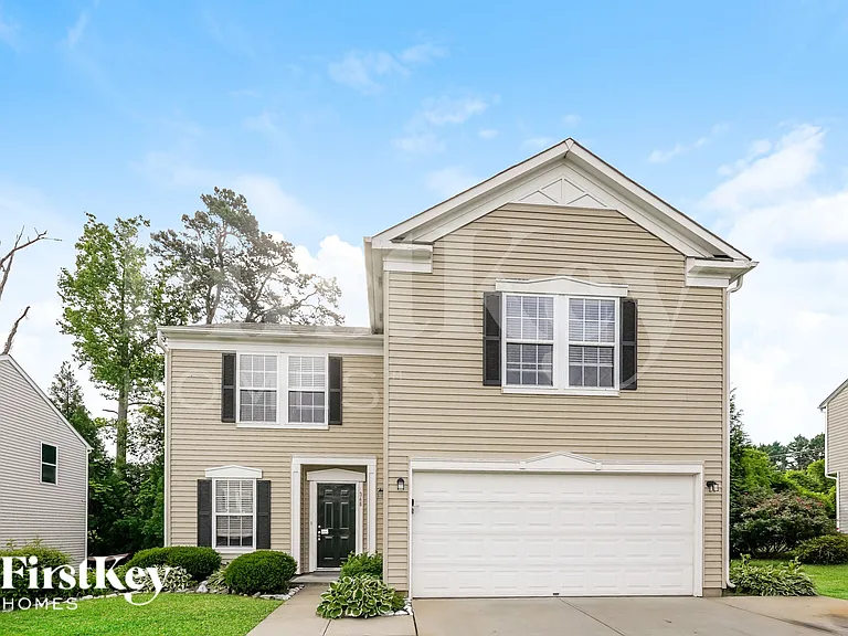 340 Kendall Dr — Photo 1