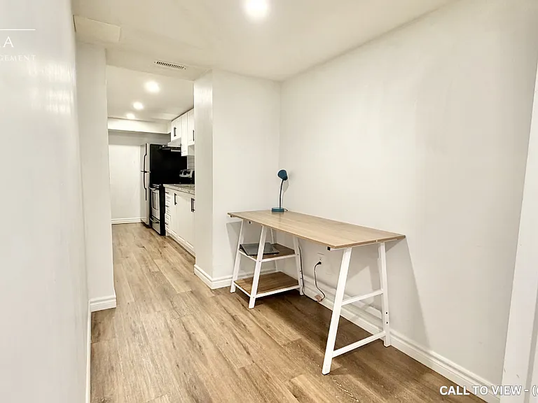 58 Billingsley Cres #2 — Photo 3