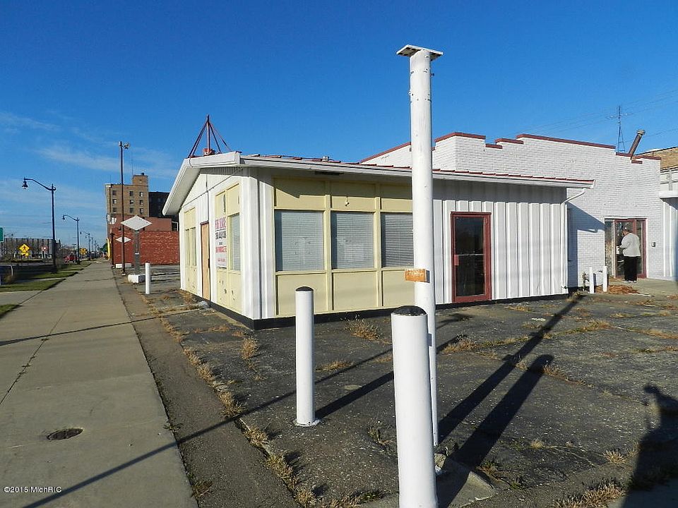 1st image of 287 E Main St