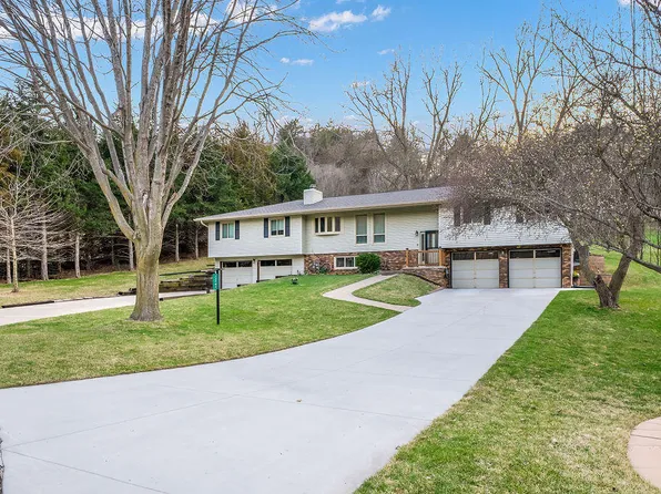 22742 Linden Rd W, Crescent, IA 51526