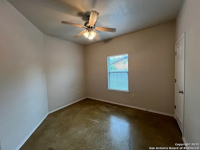 327 Oelkers Dr #B — Photo 16