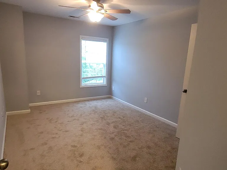 9708 Walkers Glen Dr — Photo 10