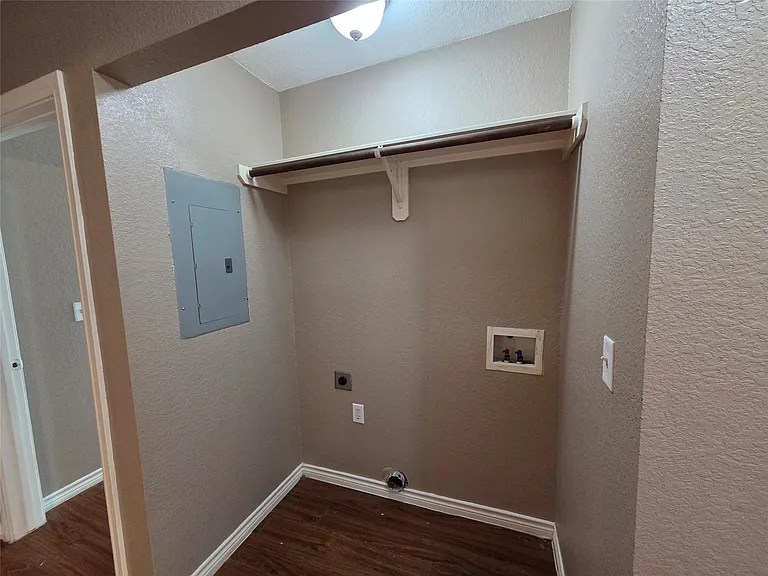 438 Spence Ln — Photo 24